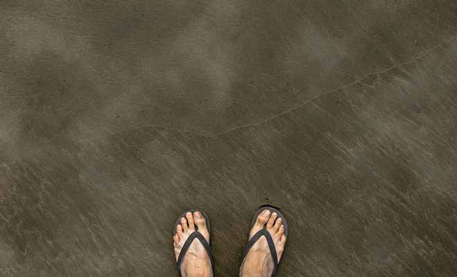 Le sable fume par endroits, vous savez ce qu'il vous reste à faire. Mais prenez garde de ne pas vous bruler, l'eau est à 66°C !