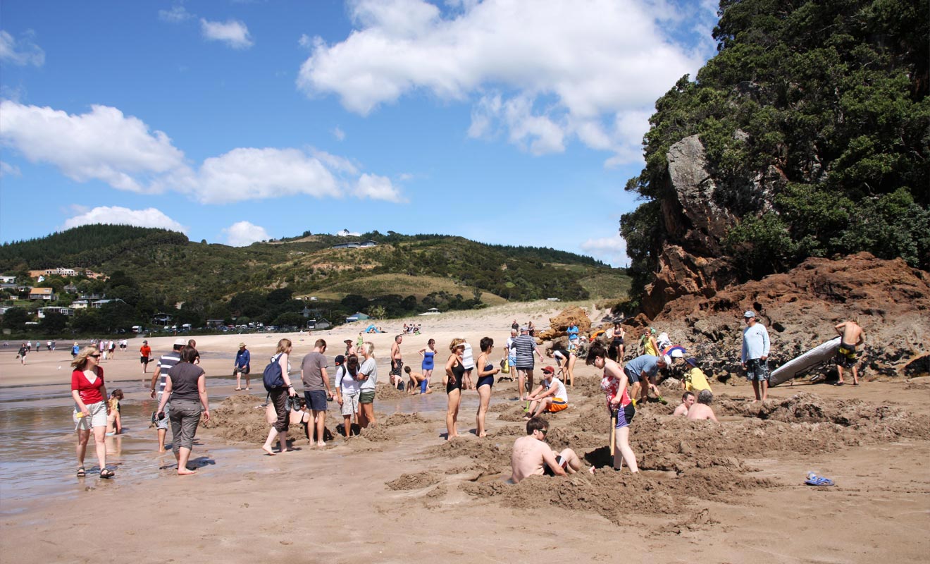 Lorsque la plage est bondée, la question de savoir où creuser ne se pose plus... Vous perdrez le plaisir de la chasse au trésor.