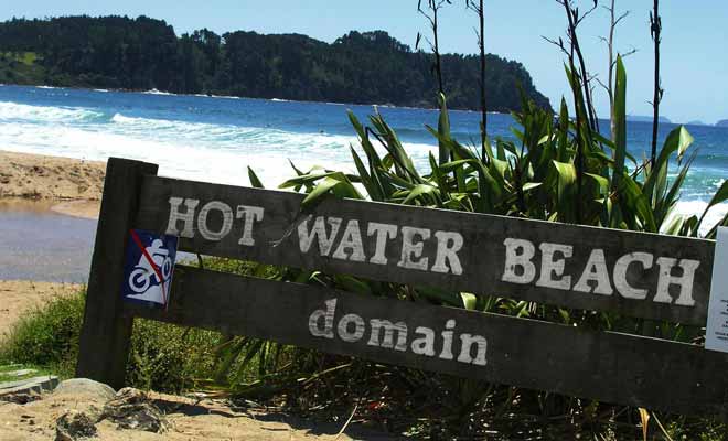 Hot Water Beach est très loin d'être la plus belle plage de Nouvelle-Zélande. Mais sa source thermale et sa proximité avec Auckland expliquent sa notoriété.