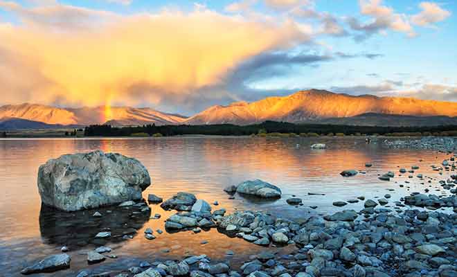 Parce qu'il n'impose aucun détour et se trouve en bordure de la SH8 en direction de Christchurch, le lac est très fréquenté.
