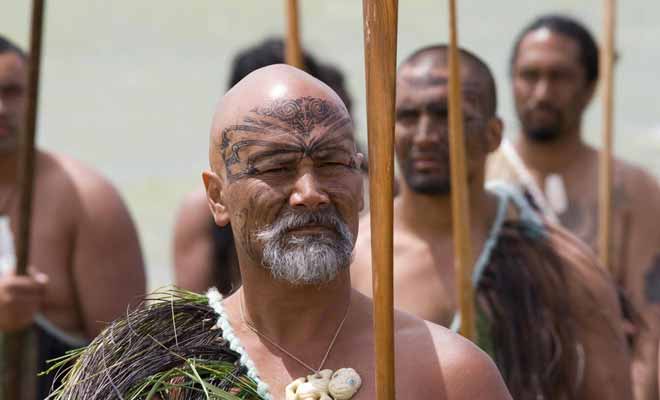 Les Maoris sont originaires de Polynésie. La légende raconte qu'ils venaient d'une île légendaire nommé Hawaiki.
