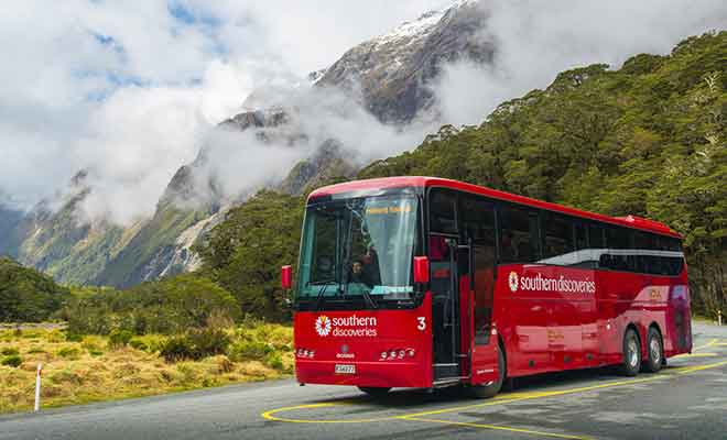 Avec des visites minutées, les trajets en autocar sont frustrants pour ceux qui espéraient découvrir le Fiordland.