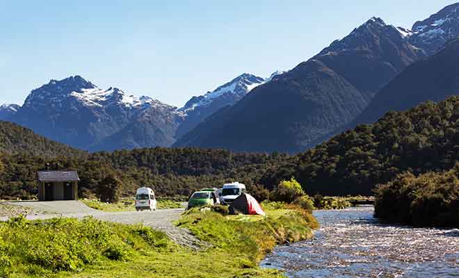 Les campings du Département de la Conservation sont souvent complets en haute saison.