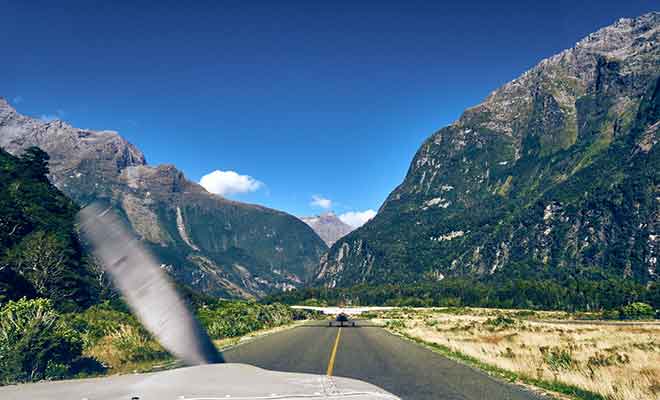 Les avions assurent la navette avec la ville de Queenstown à une cinquantaine de kilomètres.
