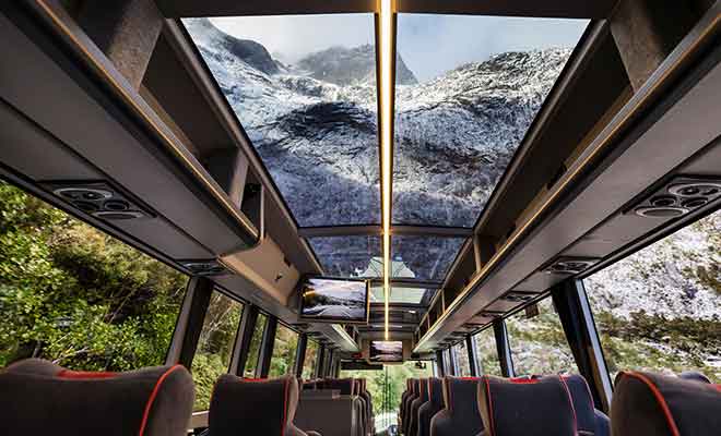 Avec de larges fenêtres et un toit vitré, les autocars de Southern Discoveries sont les plus confortables.