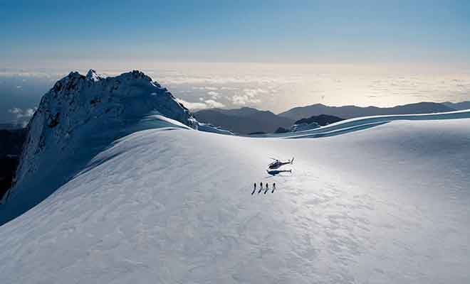Non seulement l'hélicoptère permet d'admirer le paysage sous de meilleurs angles, mais il est également possible d'atterrir dans des lieux inaccessibles.