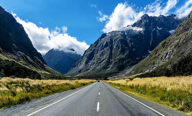 Avec de nombreuses visites sur l'ensemble du parcours, la State Highway 94 est la plus belle route du pays.
