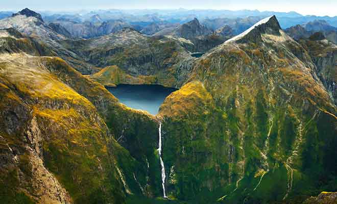Les Sutherland falls sont les plus hautes chutes de Nouvelle-Zélande (580 m).