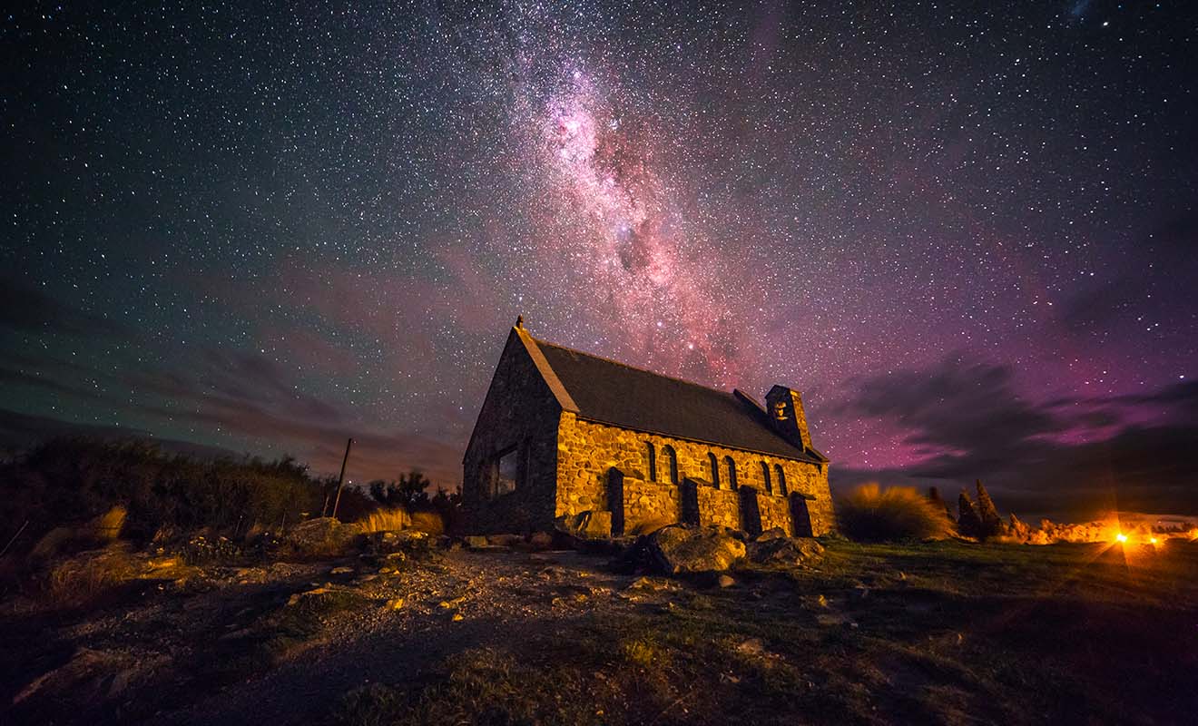 Les environs du mont Cook sont recommandés si vous voulez admirer les étoiles, et l'on y trouve même un observatoire qui accueille les visiteurs.