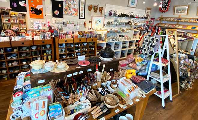 Toutes les boutiques n'ont pas nécéssairement un rapport avec l'Art déco.