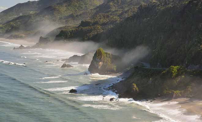 Meybille Bay se trouve à quelques kilomètres de Punakaiki. Renseignez-vous au iCenter pour connaitre les horaires des marées.