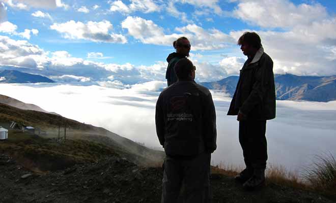 Si le temps se couvre et que les nuages masquent le paysage, la sortie en parapente sera annulée ou reportée à une date ultérieure. Bien entendu, dans ce cas de force majeure, vous serez intégralement remboursé par l'organisateur.