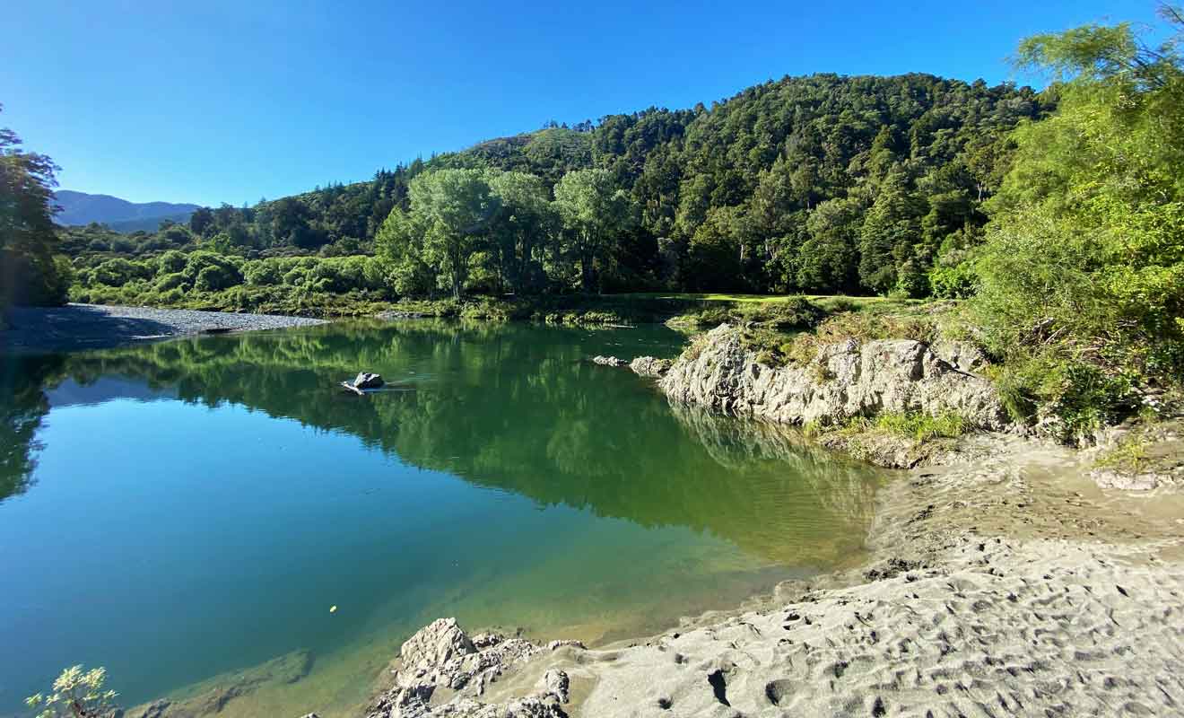 Si vous poursuivez la marche, vous finirez par rejoindre un autre terrain de camping.