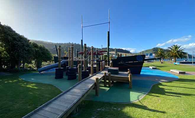 Aire de jeu pour enfant dans le Memorial Park.
