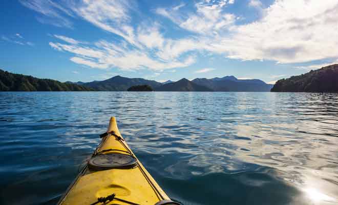 Le point de vue est totalement différent selon que vous observez le paysage du pont d'un ferry ou sur un kayak au fil de l'eau.