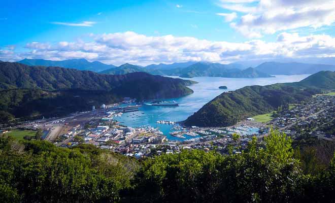 De nombreuses randonnées partent de Picton, mais elles sont assez longues et grimpent beaucoup. Mais au somment d'une montagne, la vue sur les environs est incroyable.