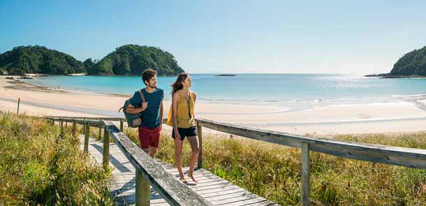 Découvrez les plus belles plages de Nouvelle-Zélande pour se reposer ou s'amuser.