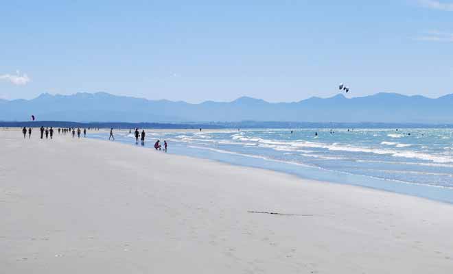 Imaginez un pays avec des milliers de kilomètres de plages de toutes les couleurs (blanc, noir, jaune, orangé...) pour la plupart désertes, que vous pourrez explorer librement.