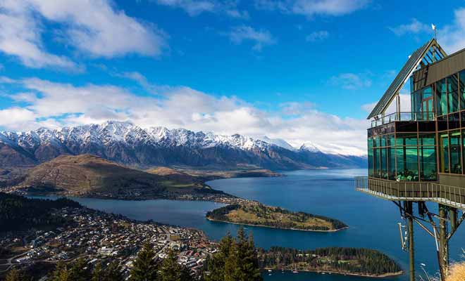 Célèbre pour ses sports extrêmes (jet boat, parachutisme, saut à l'élastique, parapente...),Queenstown est une étape incontournable d'un séjour en Nouvelle-Zélande.