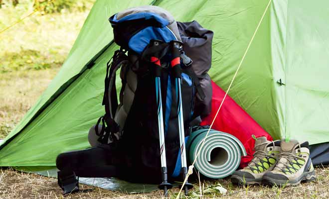 Le sac a dos doit vous permettre de ranger facilement toutes vos affaires, mais il ne doit pas peser plus de 8 kg pour ne pas vous épuiser durant la marche.