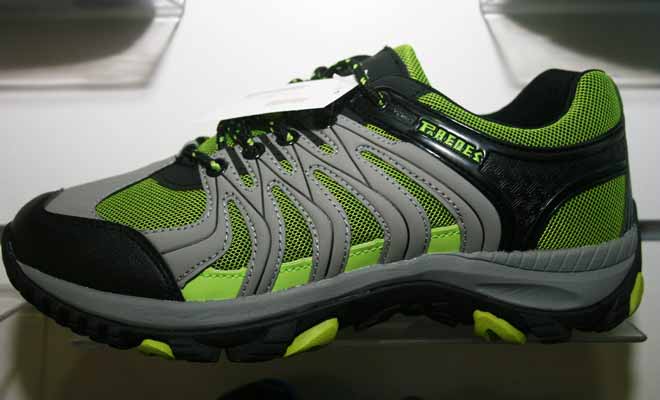 Vous pouvez essayer les chaussures de randonnée dans de grandes enseignes comme Decathlon ou Go Sport, mais il vaut mieux se rendre dans des boutiques spécialisées dans la grande randonnée.