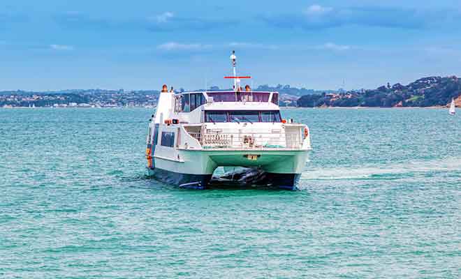 La compagnie de ferry Fullers 360 assure plusieurs départs par jour à destination de Rangitoto.