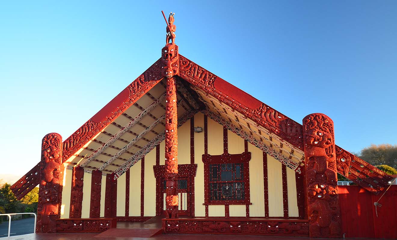 Si vous souhaitez découvrir la culture maori, vous devez impérativement visiter la ville de Rotorua dans la baie de l'abondance.