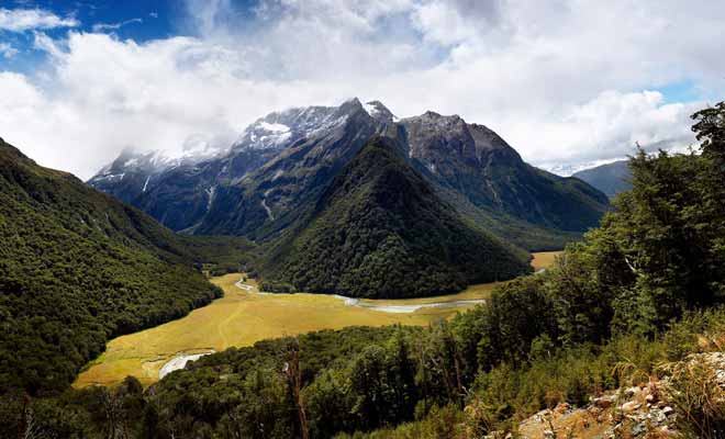 Le Routeburn Track permet de rejoindre le Milford Sound en coupant à travers les montagnes. Mais gardez à l'esprit que cette randonnée de 2-3 jours ne fait pas une boucle !