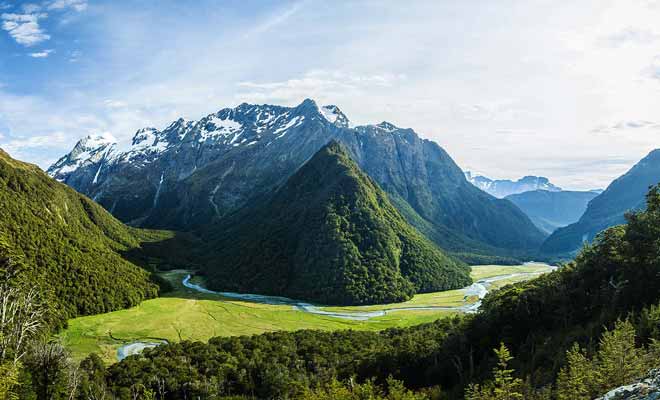 Le randonneur qui explore le Fiordland doit s'attendre à des paysages épiques, sortis tout droit d'un autre univers.