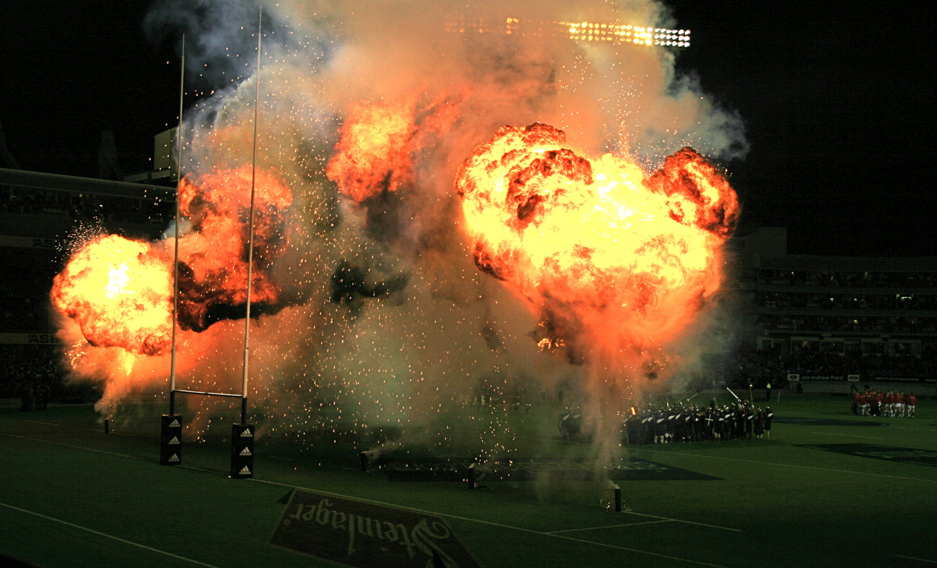 Le Rugby en Nouvelle-Zélande est plus qu'un sport, c'est une passion dévorante qui se développe durant l'enfance et qui occupe une grande partie des loisirs des Néo-Zélandais.