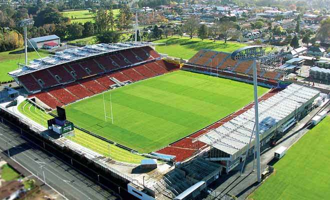 Si vous devez visiter la Nouvelle-Zélande, essayez de venir durant les mois de février à mars pour profiter de la reprise du championnat professionnel de rugby et assister à un match.