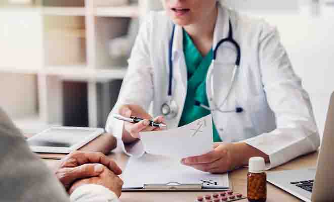Demandez à votre docteur de préciser le nom des médicaments génériques ou le nom chimique pour faciliter le travail des douaniers.