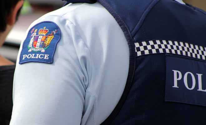 La Nouvelle-Zélande est l'un des pays les plus sûrs au monde, avec un taux de criminalité très faible. Ceci est en partie lié au fait que l'on prend les infractions très au sérieux, y compris celles commises sur la route. Il serait dommage de rapporter une amende comme souvenir du pays...