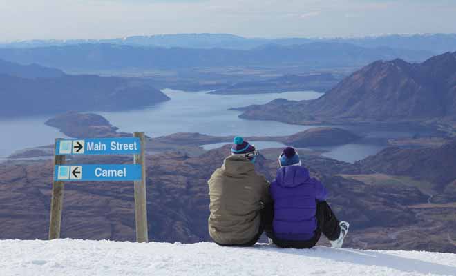 Vous n'avez pas besoin d'emporter vos skis pour descendre les pistes de Nouvelle-Zélande. De nombreuses boutiques vous permettent de louer du matériel à la journée ou à la demi-journée.
