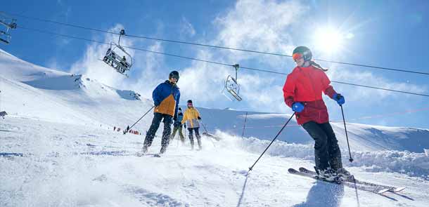 Skiez dans des paysages extraordinaires en Nouvelle-Zélande.