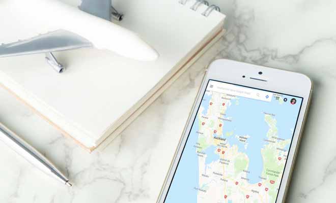 Fini les cartes routières, le smartphone et le GPS sont infiniment plus pratiques.
