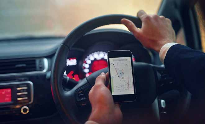 Le GPS est recommandé pour conduire, tandis que Campermate permet de préparer son séjour plus en détail.