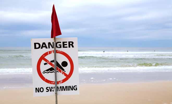 Certaines plages semblent idéales pour pratiquer le surf mais si la baignade est interdite c'est très certainement en raison de courants puissants.