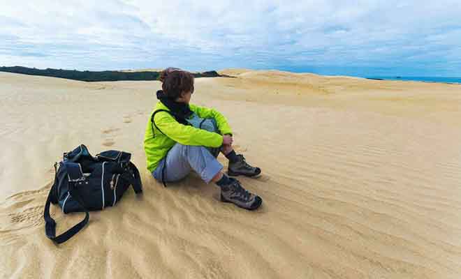 Le surf des sables est une activité de plage à laquelle vous n'auriez jamais pensé de prime à bord. Et pourtant, il suffit de louer une planche à la sauvette pour dévaler les pentes jusqu'à la mer.