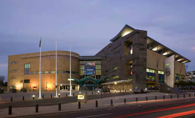 Le Te Papa Tongarewa est l'un des musées les mieux conçus au monde, et les expositions privilégient la qualité à la quantité dans de grands espaces.