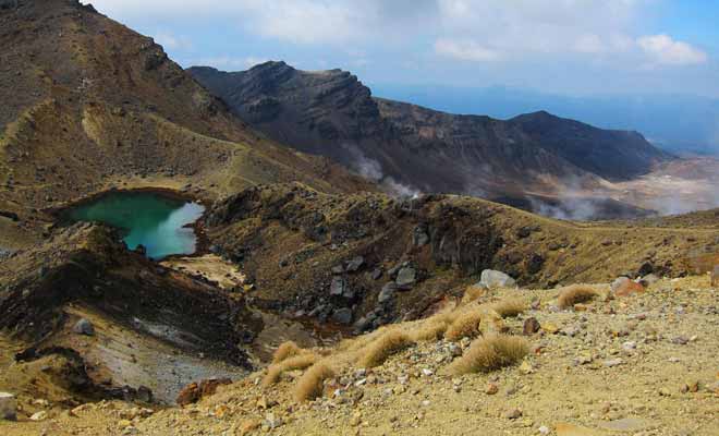 Si la météo ne vous joue pas des tours et que vous êtes en bonne condition physique, vous auriez tort de ne pas suivre le sentier du Tongariro. Vous en sortirez peut-être épuisé, mais la réputation des paysages n'est pas usurpée.