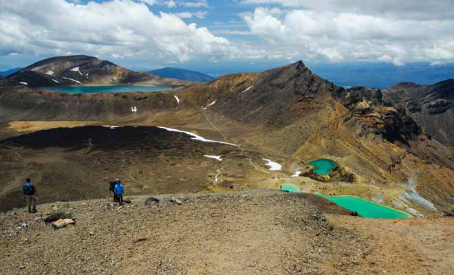 La vapeur qui se dégage des lacs turquoise est en réalité de la vapeur de soufre. N'oubliez pas que vous arpentez les flancs d'un volcan qui n'est pas éteint.