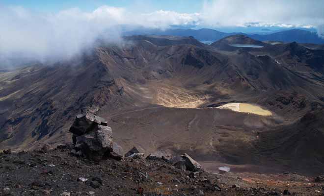 Le cratère sud offre un paysage de dévastation aussi impressionnant qu'effrayant.