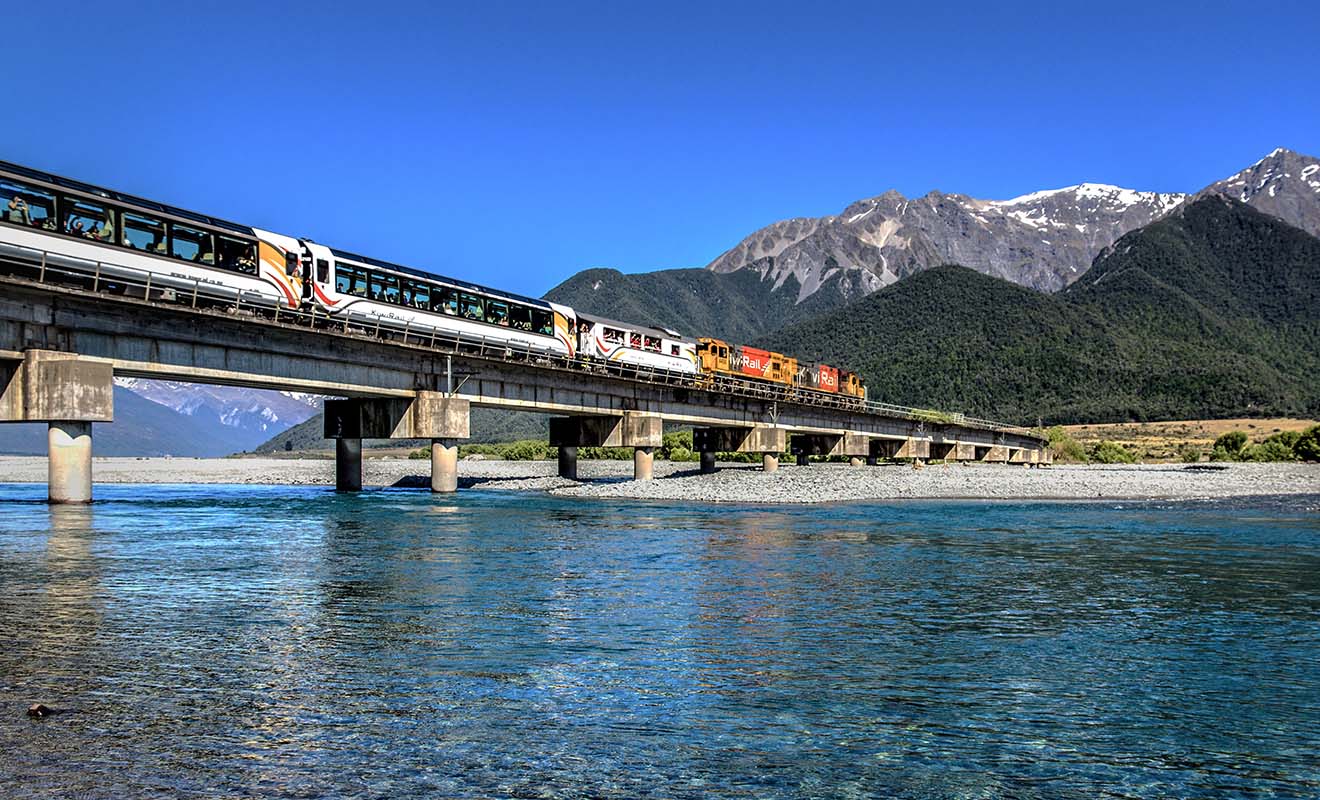 Le train n'est pas une solution recommandée pour visiter tout le pays, mais vous pouvez très bien inclure un trajet de ce type durant votre voyage.