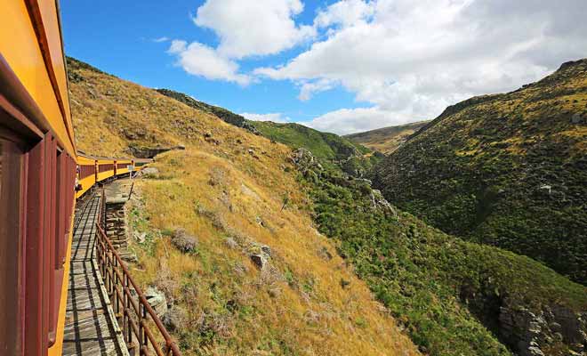 Les gorges de Taieri offrent un spectacle extraordinaire, surtout au printemps quand les vallées sont en fleur.