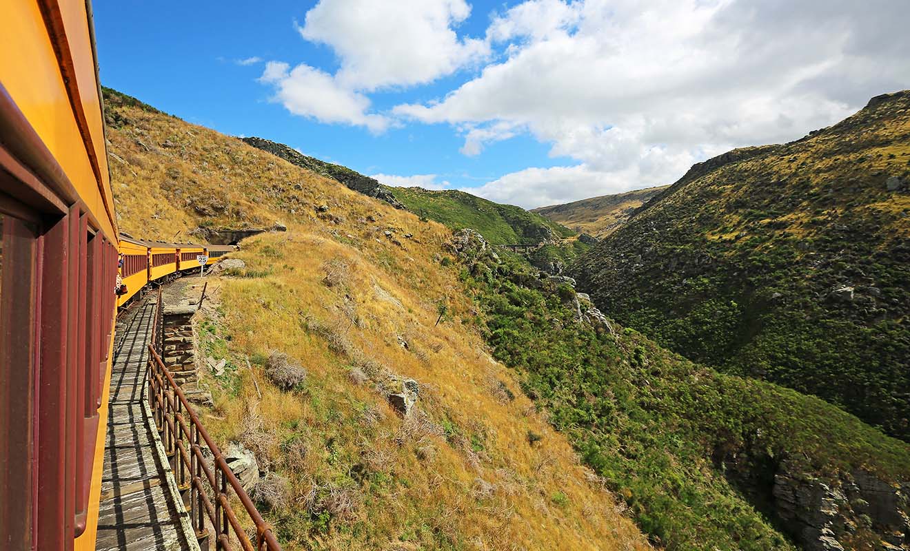 Les gorges de Taieri offrent un spectacle extraordinaire, surtout au printemps quand les vallées sont en fleur.