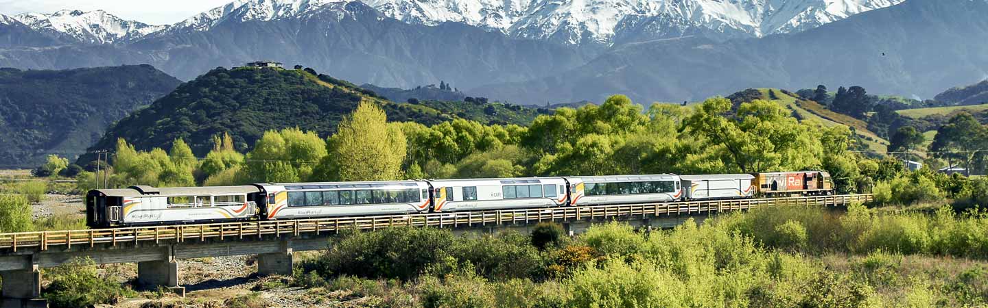 Le train permet d'admirer les plus beaux paysages du pays sans conduire.