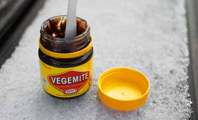 On ne peut pas parler du Vegemite avant d'y avoir goûté soit même. Si vous survivez, vous deviendrez un authentique Kiwi, mais il vous faudra manger tout le pot !