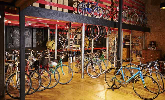 Louer un vélo ne présente aucune difficulté dans la mesure ou les boutiques de location de VTT existent partout dans le pays, tout particulièrement à Rotorua et à Queenstown.