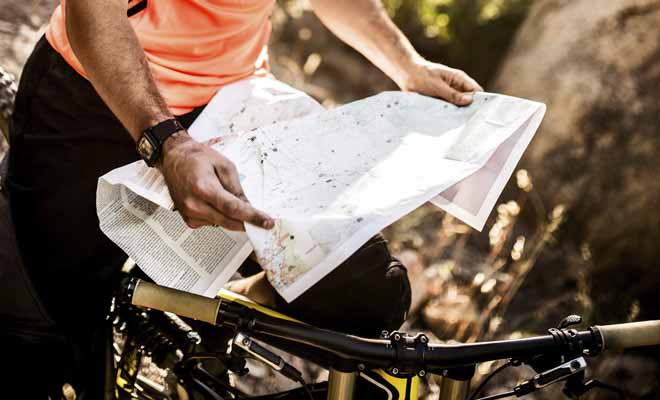 Il existe des pistes et de sentiers cyclables pour tous les niveaux. La Nouvelle-Zélande plaira aux professionnels qui recherchent des pistes à sensation, comme aux familles qui souhaitent se balader tranquillement en forêt. Dans tous les cas, il faudra se munir d'une carte pour ne pas se perdre !